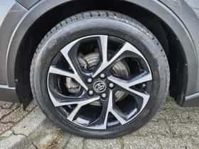 Toyota C-HR (2020) thumbnail 41