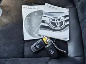 Toyota C-HR (2020) thumbnail 43