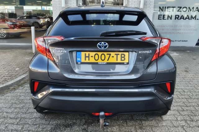Toyota C-HR (2020) thumbnail 7