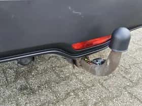 Toyota C-HR (2020) thumbnail 8