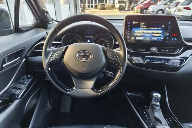 Toyota C-HR (2020) thumbnail 9