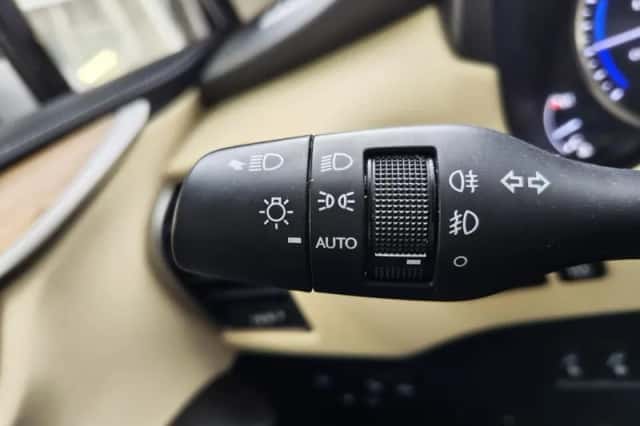 Lexus NX (2018) thumbnail 12