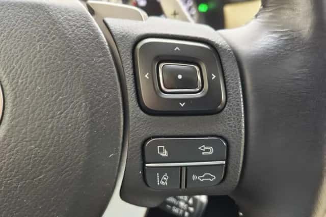 Lexus NX (2018) thumbnail 15