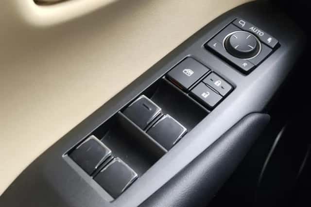 Lexus NX (2018) thumbnail 28