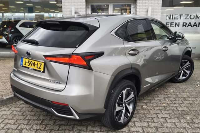 Lexus NX (2018) thumbnail 4