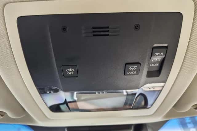 Lexus NX (2018) thumbnail 34