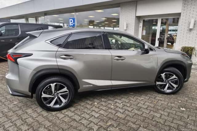Lexus NX (2018) thumbnail 5