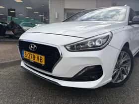 Hyundai i30 (2018) thumbnail 2