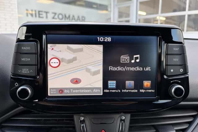 Hyundai i30 (2018) thumbnail 17