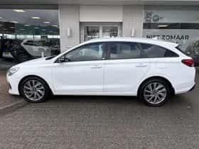 Hyundai i30 (2018) thumbnail 3