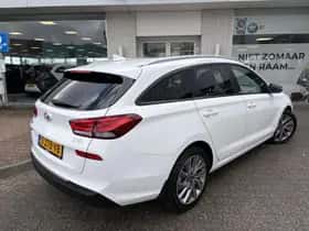 Hyundai i30 (2018) thumbnail 4