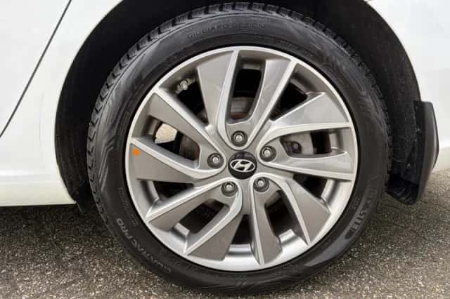 Hyundai i30 (2018) thumbnail 39