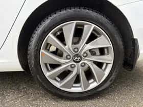 Hyundai i30 (2018) thumbnail 39