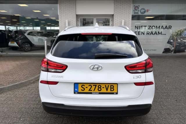 Hyundai i30 (2018) thumbnail 7