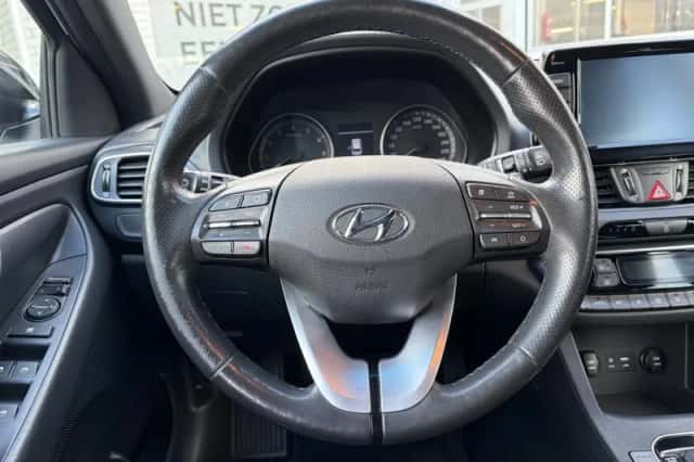 Hyundai i30 (2018) thumbnail 9