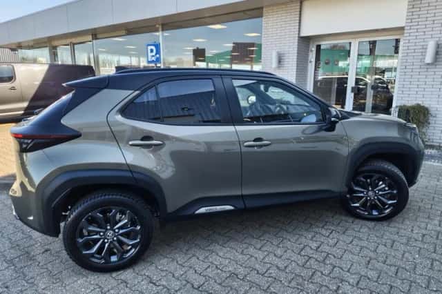 Toyota Yaris Cross (2024) thumbnail 5