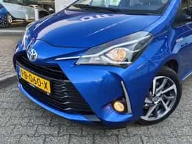 Toyota Yaris (2017) thumbnail 2