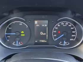 Toyota Yaris (2017) thumbnail 12