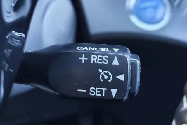 Toyota Yaris (2017) thumbnail 15
