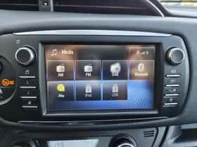 Toyota Yaris (2017) thumbnail 16