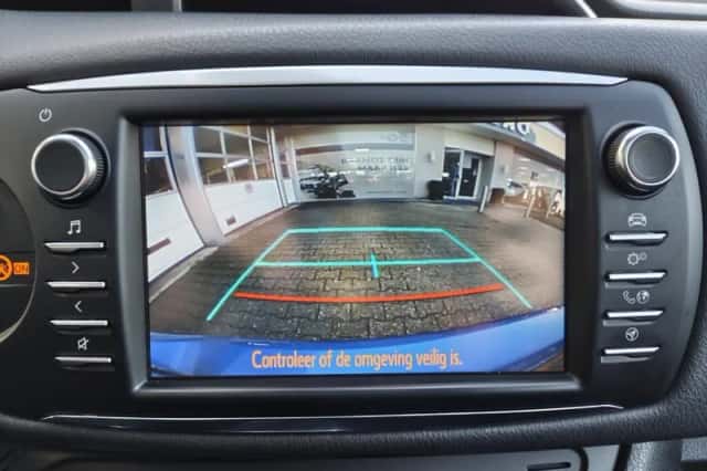 Toyota Yaris (2017) thumbnail 19