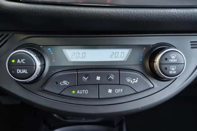 Toyota Yaris (2017) thumbnail 20