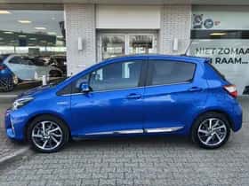 Toyota Yaris (2017) thumbnail 3