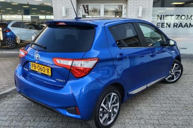 Toyota Yaris (2017) thumbnail 4