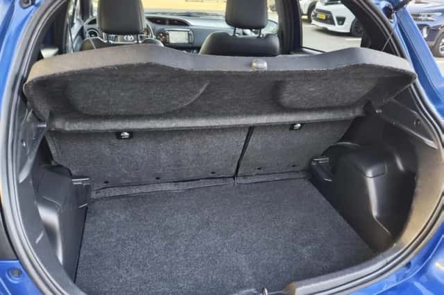 Toyota Yaris (2017) thumbnail 35