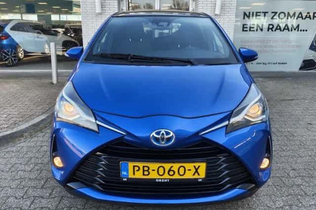 Toyota Yaris (2017) thumbnail 6