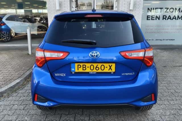 Toyota Yaris (2017) thumbnail 7