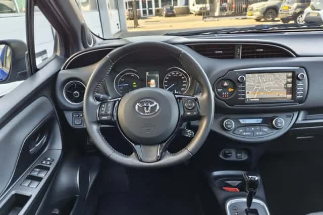 Toyota Yaris (2017) thumbnail 10