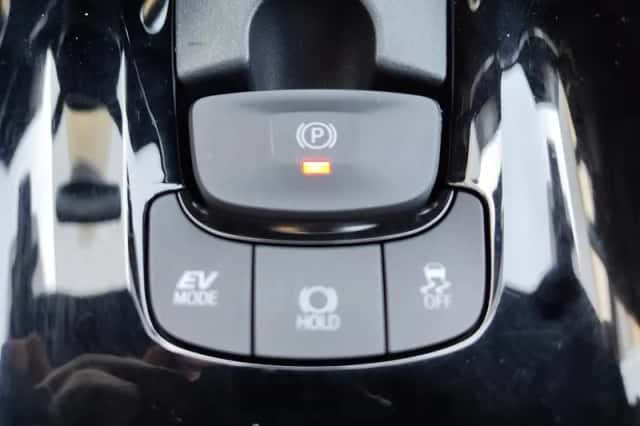 Toyota C-HR (2020) thumbnail 24