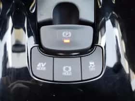 Toyota C-HR (2020) thumbnail 24