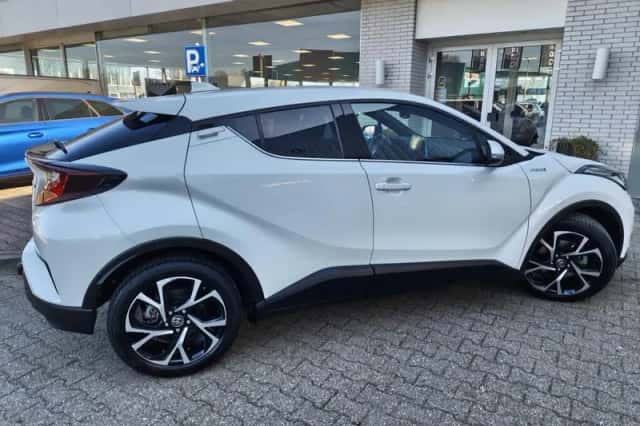 Toyota C-HR (2020) thumbnail 5