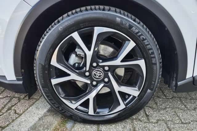 Toyota C-HR (2020) thumbnail 42
