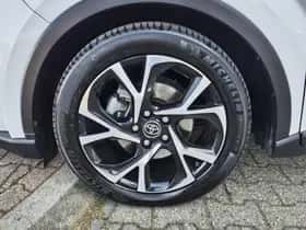 Toyota C-HR (2020) thumbnail 42