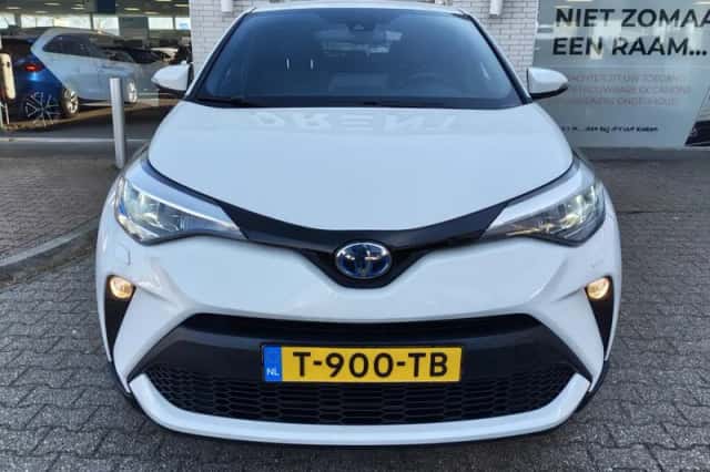Toyota C-HR (2020) thumbnail 6