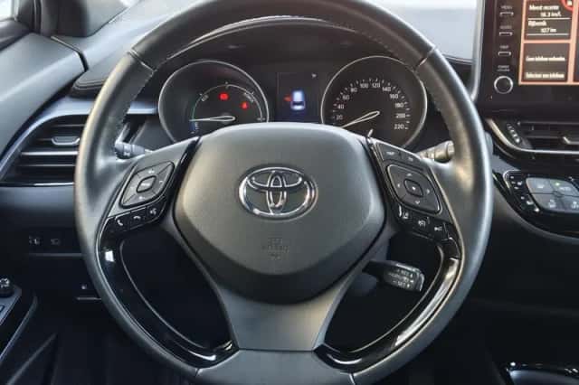 Toyota C-HR (2020) thumbnail 10