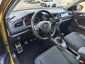 Volkswagen T-Roc (2019) thumbnail 25