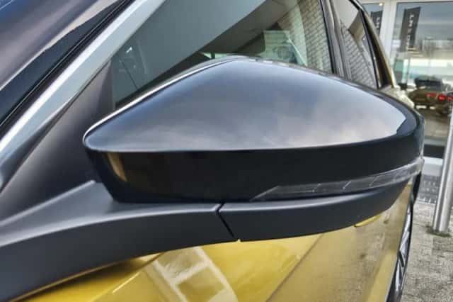 Volkswagen T-Roc (2019) thumbnail 35