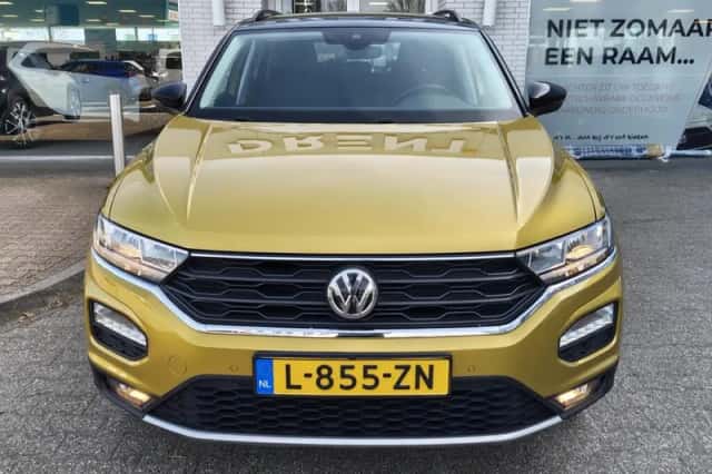 Volkswagen T-Roc (2019) thumbnail 6