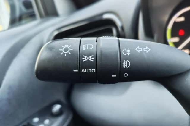 Toyota Yaris Cross (2021) thumbnail 12
