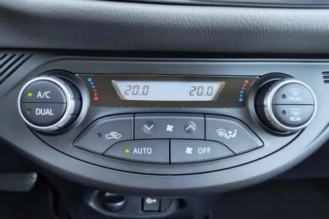 Toyota Yaris (2019) thumbnail 18