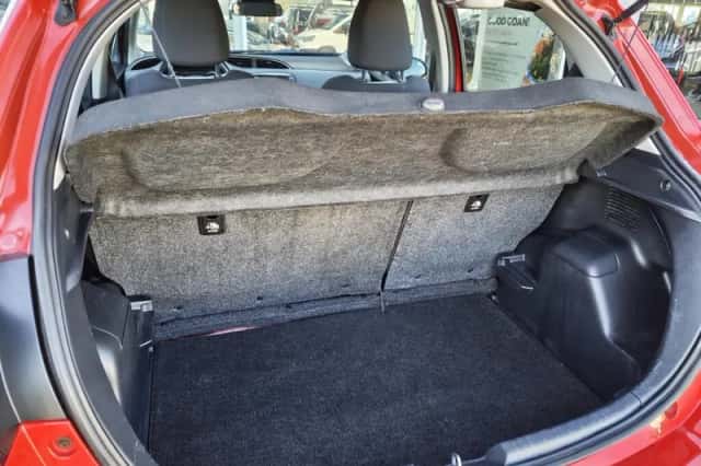 Toyota Yaris (2019) thumbnail 30