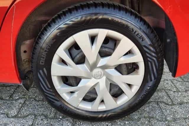 Toyota Yaris (2019) thumbnail 35