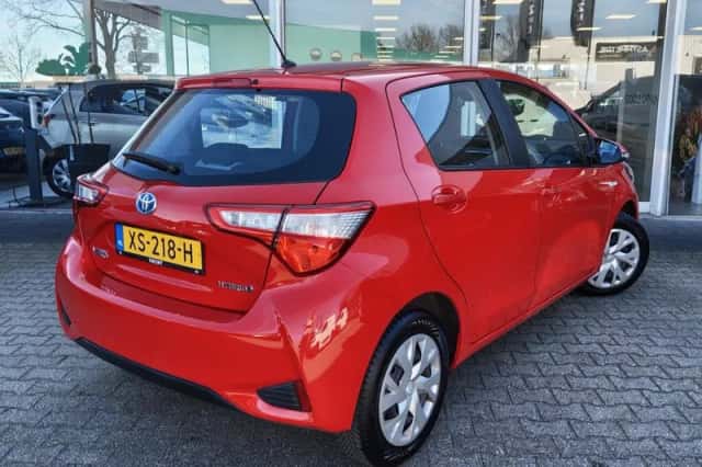 Toyota Yaris (2019) thumbnail 5