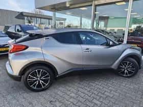 Toyota C-HR (2018) thumbnail 5