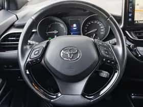 Toyota C-HR (2018) thumbnail 9