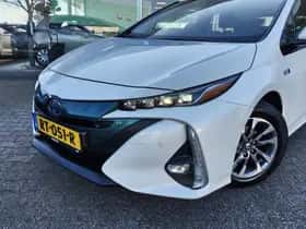 Toyota Prius (2018) thumbnail 2